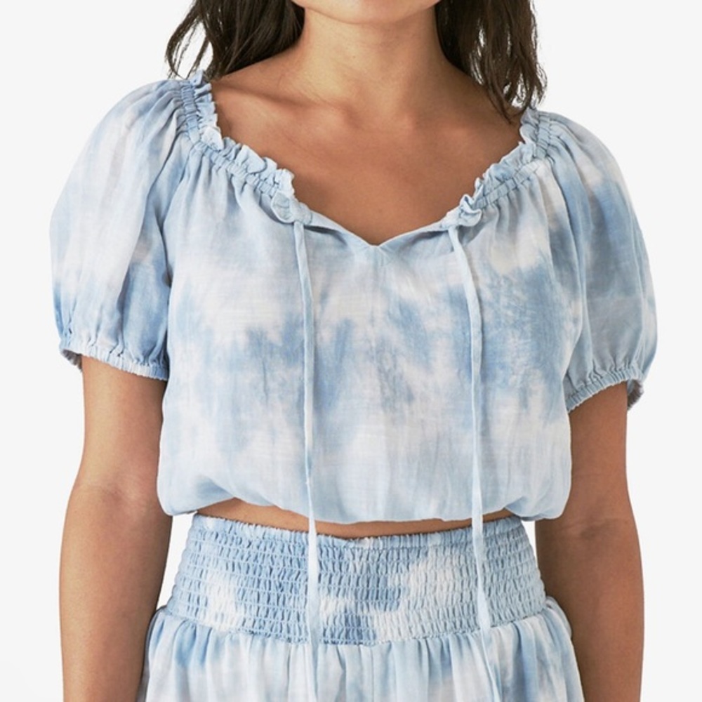 Lucky Brand women’s cropped blue Tye-Dye puff sleeve top